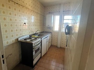 VENTA DEPARTAMENTO 3 AMBIENTES - AL FRENTE CON BALCON