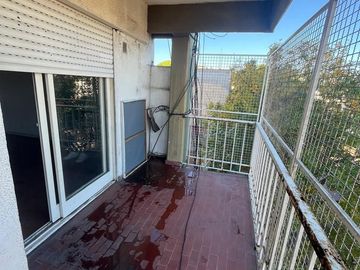 VENTA DEPARTAMENTO 3 AMBIENTES - AL FRENTE CON BALCON