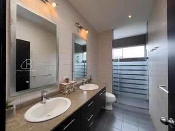 Casa en  venta