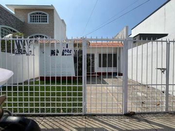 Casa de 1 piso en venta Fracc floresta
