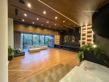 Casa con Alberca de Lujo en Venta en Villa Universitaria