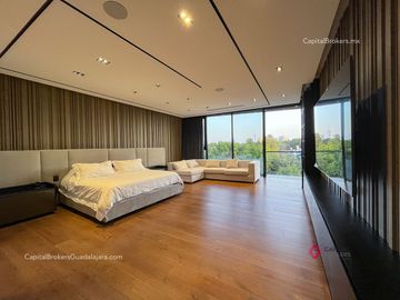 Casa con Alberca de Lujo en Venta en Villa Universitaria