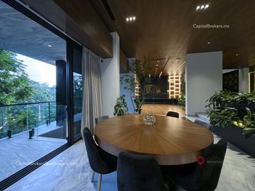 Casa con Alberca de Lujo en Venta en Villa Universitaria