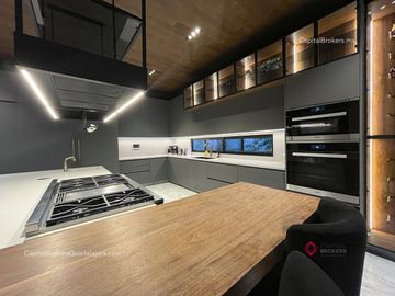 Casa con Alberca de Lujo en Venta en Villa Universitaria
