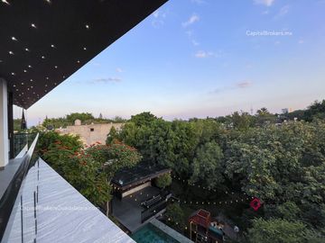 Casa con Alberca de Lujo en Venta en Villa Universitaria