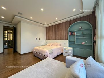 Casa con Alberca de Lujo en Venta en Villa Universitaria