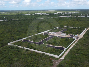 NADIRA Casa en venta en Cholul