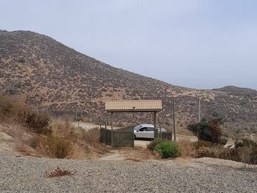 SE VENDE PARCELA DE 5000 CON CASA 85 M2