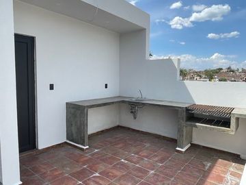 Casa nueva en venta en Loma Dorada.