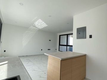 Casa nueva en venta en Loma Dorada.