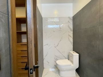 Casa nueva en venta en Loma Dorada.