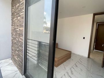 Casa nueva en venta en Loma Dorada.