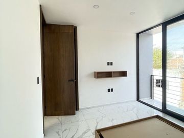 Casa nueva en venta en Loma Dorada.