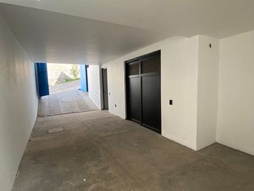 Casa nueva en venta en Loma Dorada.