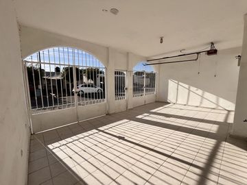 Casa en Residencial Azul marino