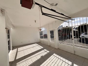 Casa en Residencial Azul marino