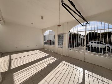 Casa en Residencial Azul marino