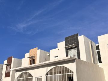 Casa en Residencial Azul marino
