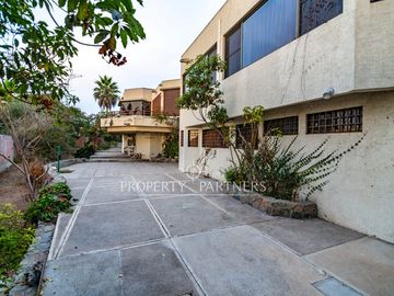 Gran Propiedad  con Terreno de 2.650m2 Ideal Para Inversión