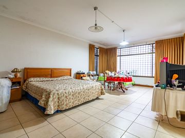 Gran Propiedad  con Terreno de 2.650m2 Ideal Para Inversión