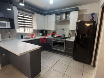 CASA EN VENTA AL PONIENTE EN SANTORINI