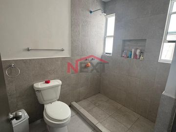 CASA EN VENTA AL PONIENTE EN SANTORINI