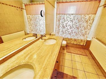 NUEVO PRECIO! LINDA CASA EN CONDOMINIO PIEDRA ROJA