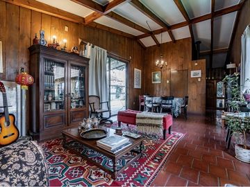Amplia y cálida casa con excelente ubicación