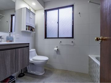 Amplia y cálida casa con excelente ubicación