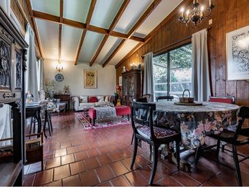 Amplia y cálida casa con excelente ubicación
