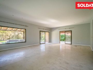Casa en  venta en barrio Los Tacos - 4 dormitorios - Apto credito