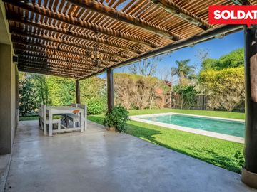 Casa en  venta en barrio Los Tacos - 4 dormitorios - Apto credito