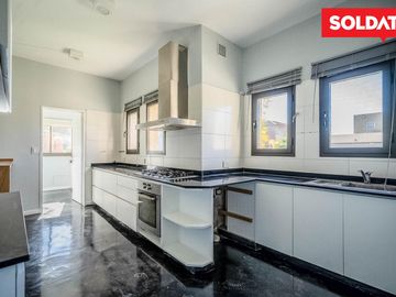 Casa en  venta en barrio Los Tacos - 4 dormitorios - Apto credito