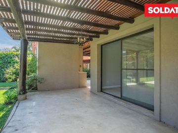 Casa en  venta en barrio Los Tacos - 4 dormitorios - Apto credito