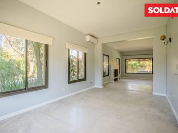 Casa en  venta en barrio Los Tacos - 4 dormitorios - Apto credito