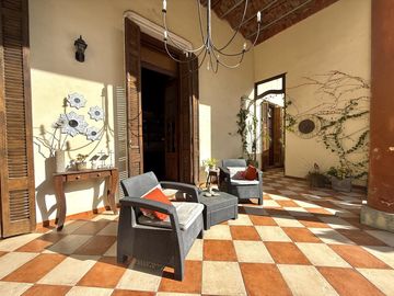 - Casa de estilo en Barrio Martin -