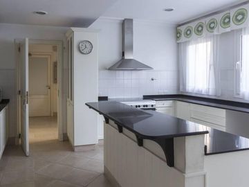 Excelente casa al lago estilo ingles !!!