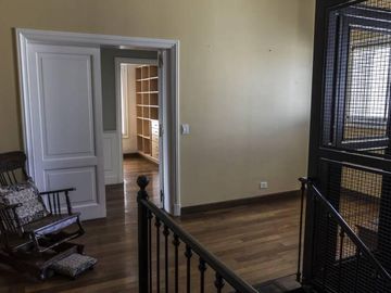 Excelente casa al lago estilo ingles !!!