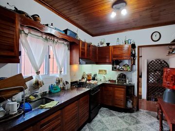Casa con dos dormitorios y patio- Temperley