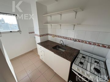Departamento con cochera en 60 entre 2 y 3