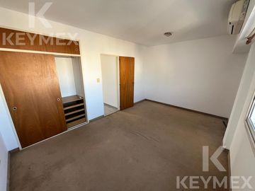 Departamento con cochera en 60 entre 2 y 3