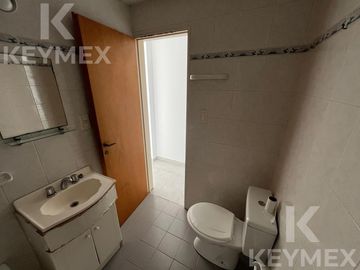 Departamento con cochera en 60 entre 2 y 3