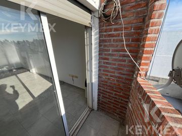 Departamento con cochera en 60 entre 2 y 3
