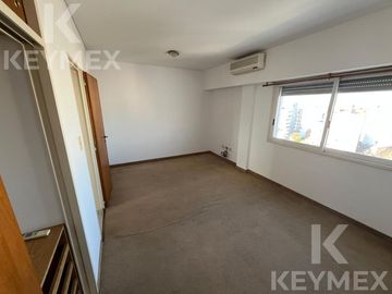 Departamento con cochera en 60 entre 2 y 3