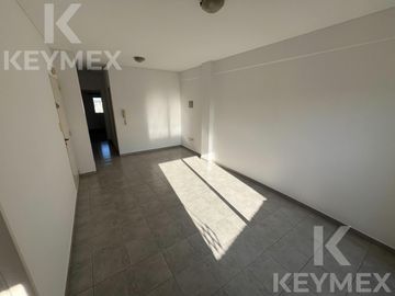 Departamento con cochera en 60 entre 2 y 3