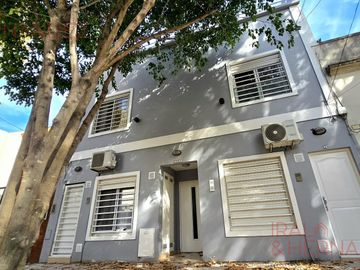 PH con terraza propia y parrilla en venta en Villa Pueyrredon