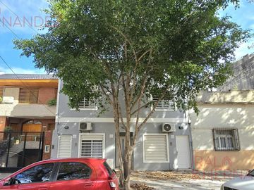 PH con terraza propia y parrilla en venta en Villa Pueyrredon