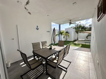 CASA EN VENTA EQUIPADA UBICADA  EN BLANCA RESIDENCIAL,  KIKTEIL MÉRIDA.