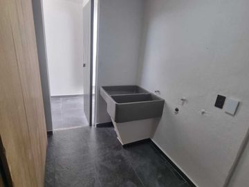 VENTA CASA EN CHAPALITA ORIENTE