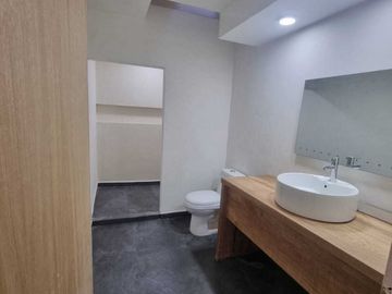 VENTA CASA EN CHAPALITA ORIENTE